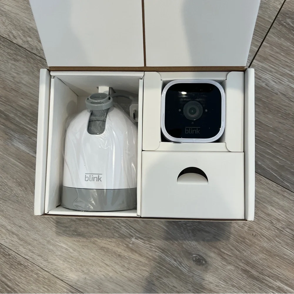 Blink Mini Pan-Tilt Camera - open box, unused